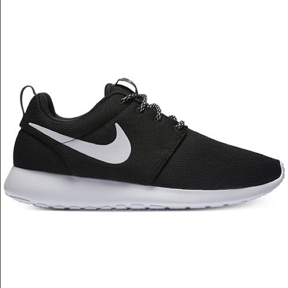 Nike Roshe One ID Women’s Shoe Black/White - Picture 3 of 8